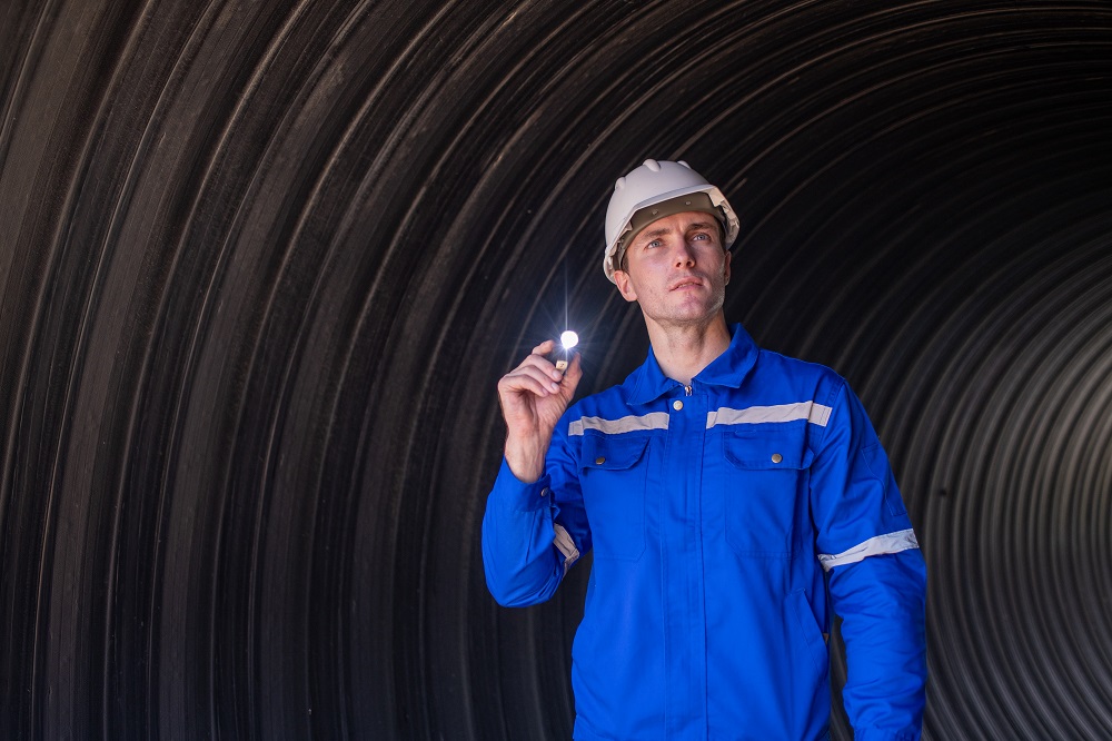 Как стать подземным электрослесарем: все о профессии, зарплате, где работать, форматы учебы в 2025 году