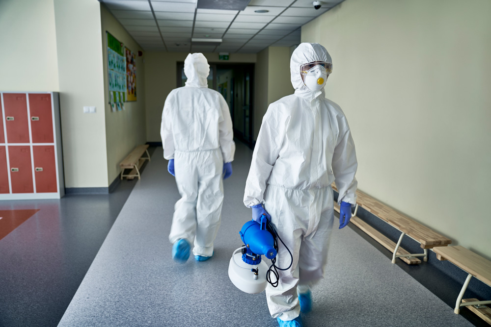 Как стать медицинским дезинфектором: все о профессии, зарплате, где работать, форматы учебы в 2025 году