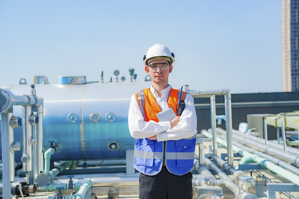 Как стать аппаратчиком очистки сточных вод в 2025 году: все о профессии, зарплате, где работать, форматы учебы