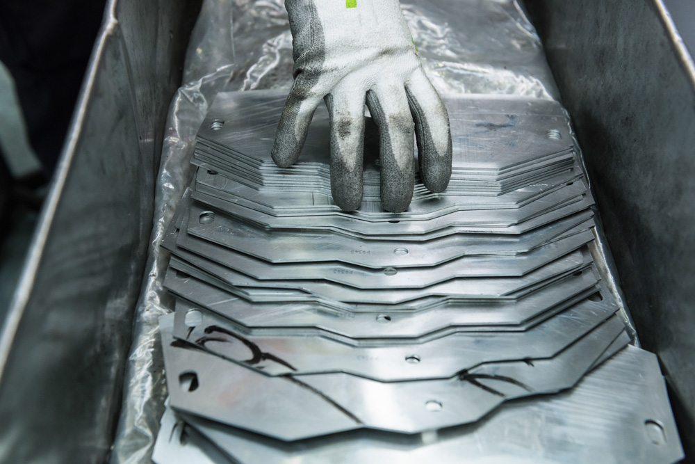 Как стать гальваником: все о профессии, зарплате, где работать, форматы учебы в 2025 году