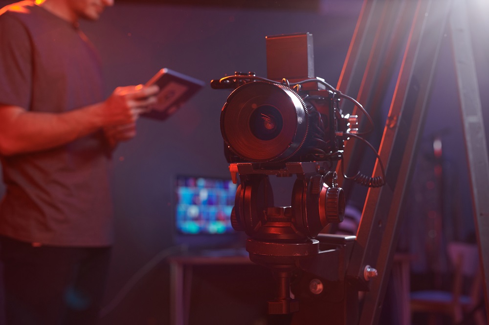Как стать киномехаником: все о профессии, зарплате, где работать, форматы учебы в 2025 году