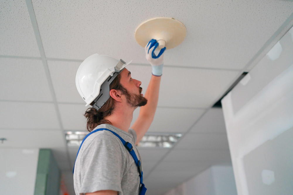 Как стать электромонтером охранно-пожарной сигнализации: все о профессии, зарплате, где работать, форматы учебы в 2025 году