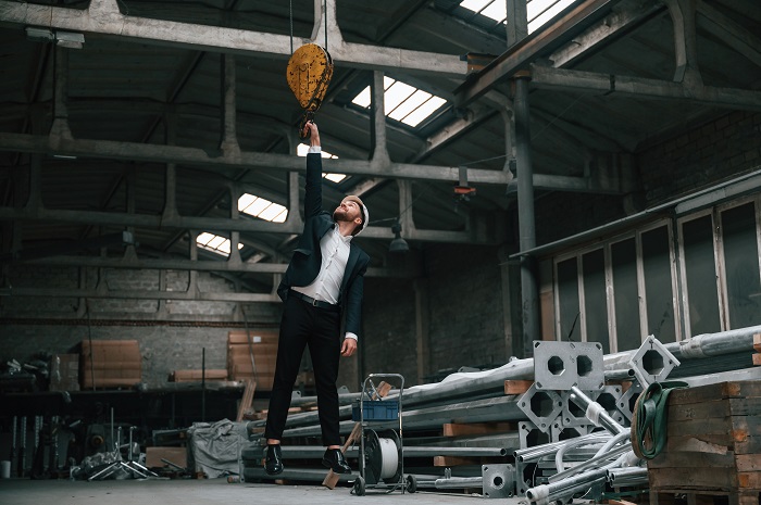 Как стать стропальщиком в цеху: все о профессии, зарплате, где работать, форматы учебы в 2025 году