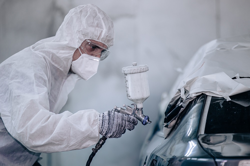 Как стать автомаляром в 2025 году: все о профессии, зарплате, где работать, форматы учебы