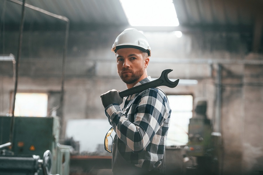 Как стать слесарем-ремонтником: все о профессии, зарплате, где работать, форматы учебы в 2025 году