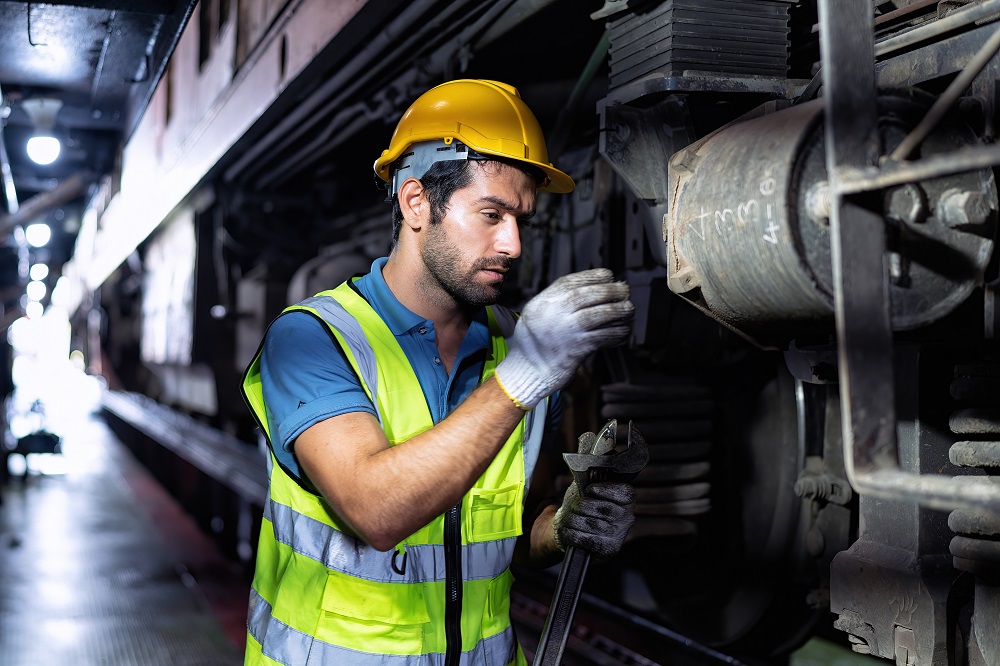 Оператор по обслуживанию и ремонту вагонов и контейнеров