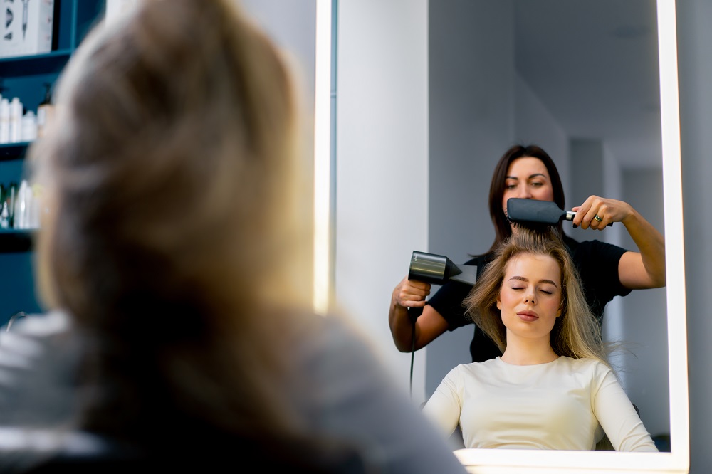 10 профессий, если нравится работать с людьми в 2025 году