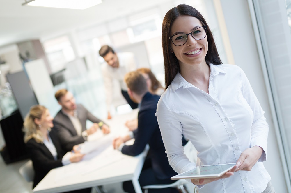 15 топовых направлений обучения для девушек в 2025 году