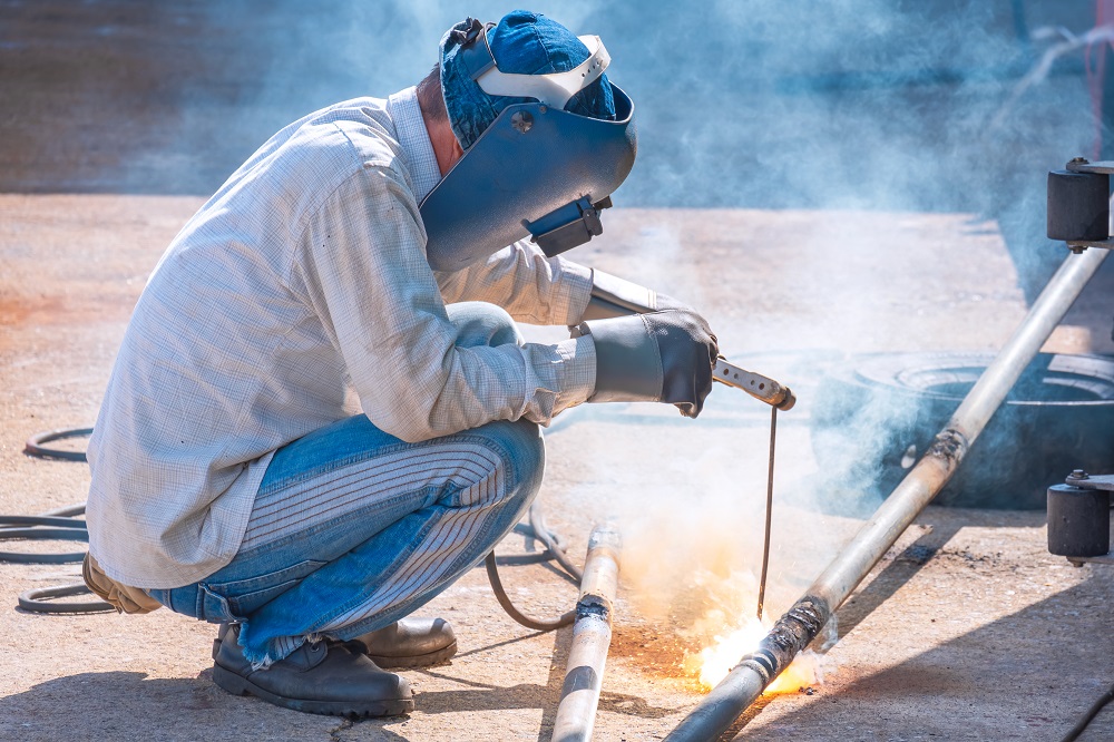 Как стать газосварщиком: все о профессии, зарплате, где работать, форматы учебы в 2025 году