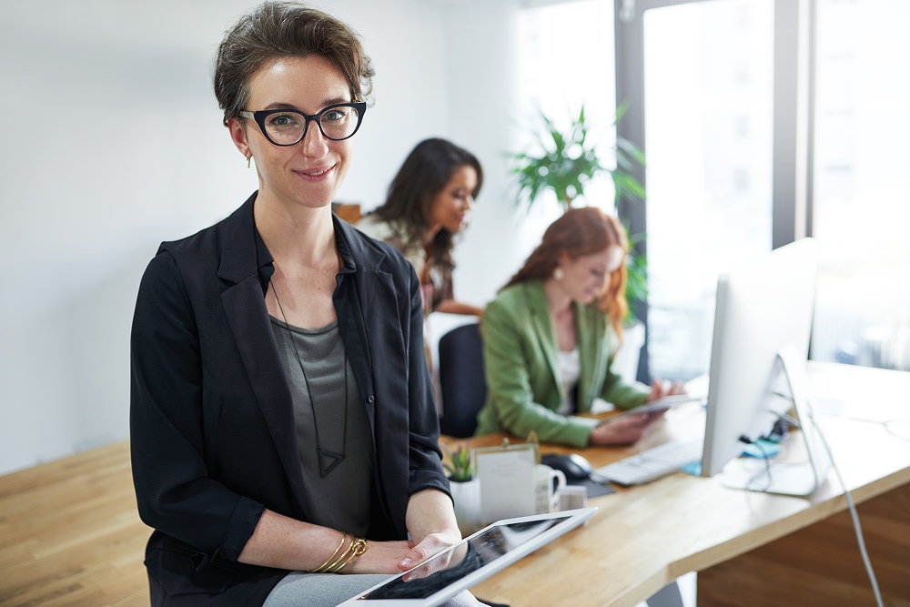 Как стать специалистом по организации: все о профессии, зарплате, где работать, форматы учебы в 2025 году