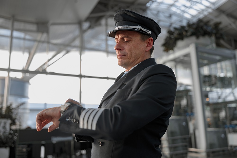 Как стать проводником пассажирского вагона в 2026 году: все о профессии, зарплате, где работать, форматы учебы