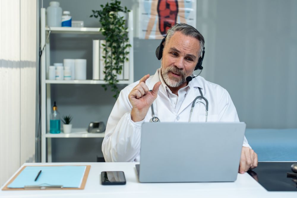 10 самых перспективных медицинских профессий в 2025 году