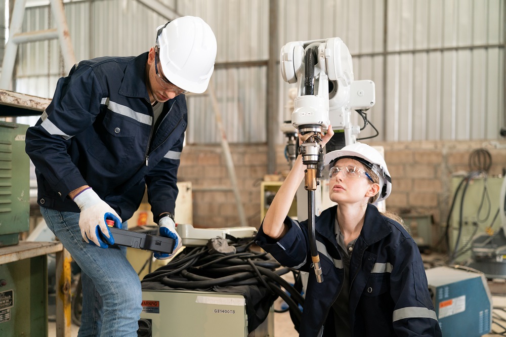 Наладчик оборудования