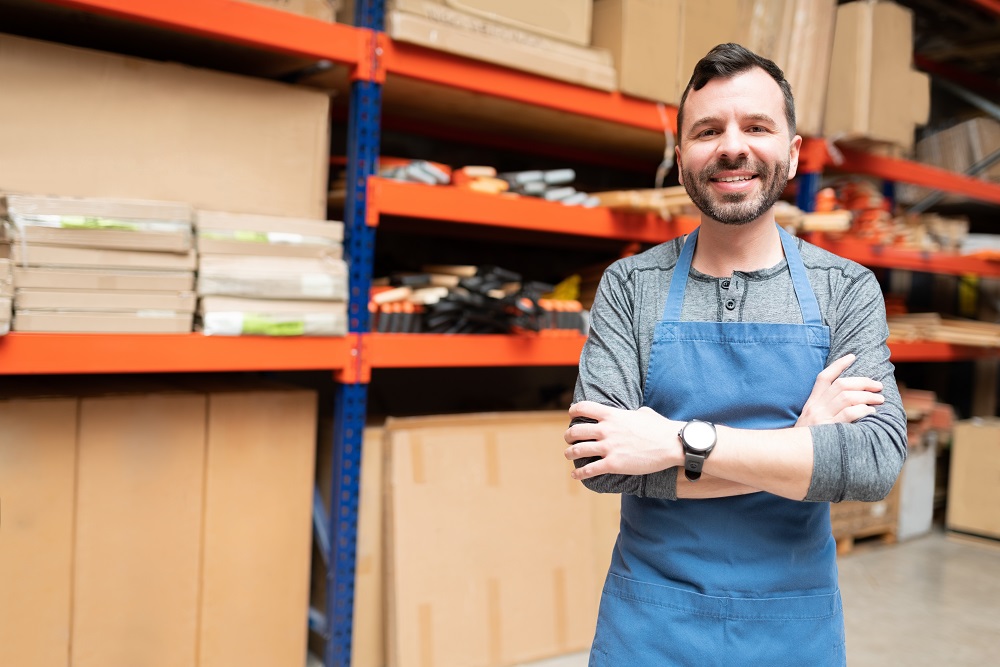 Как стать кладовщиком: все о профессии, зарплате, где работать, форматы учебы в 2025 году